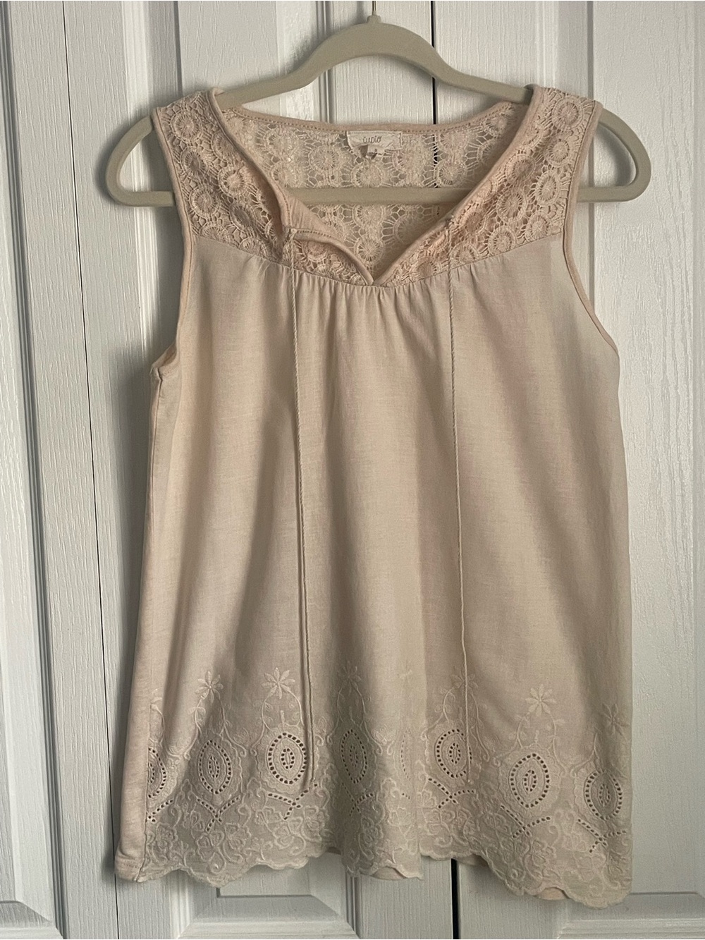 Cupio Cream Lace Yoke Sleeveless Top, Small